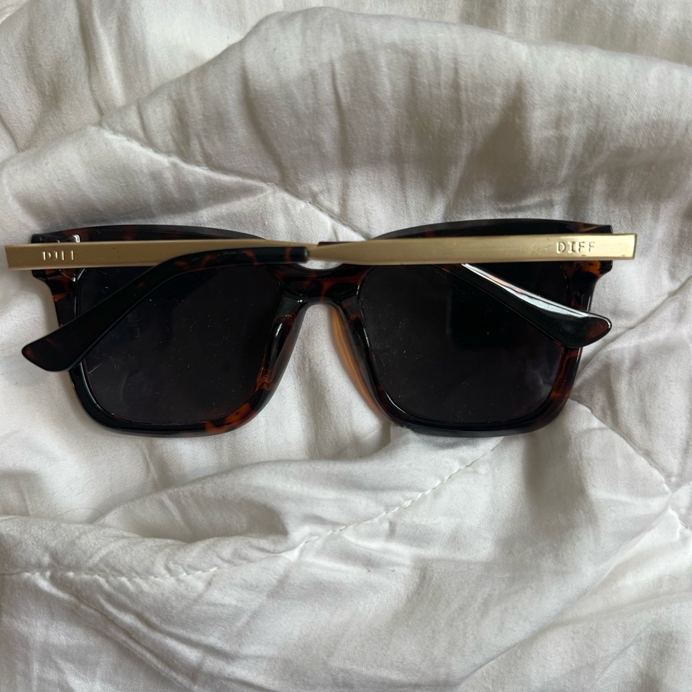 Diff Tortoise Shell Sunglasses - image 2